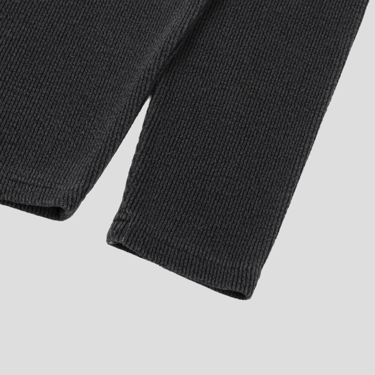 Pigment Knit V-Neck