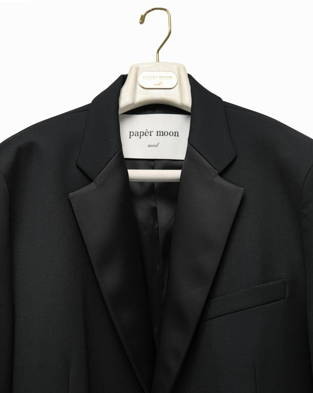 【PAPERMOON 페이퍼 문】SS / Oversized Silky Lapel Single Tuxedo Blazer