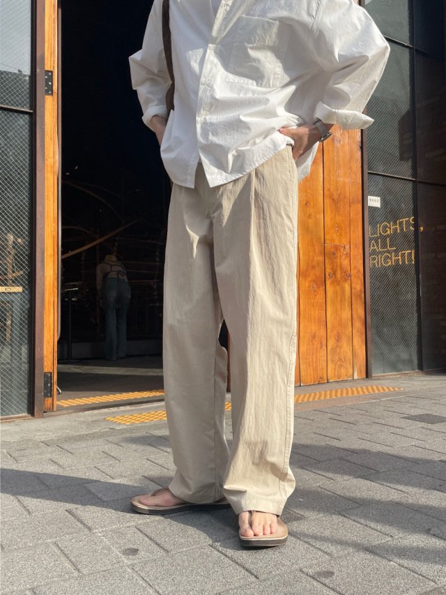 Or One-Tuck Chino Pants