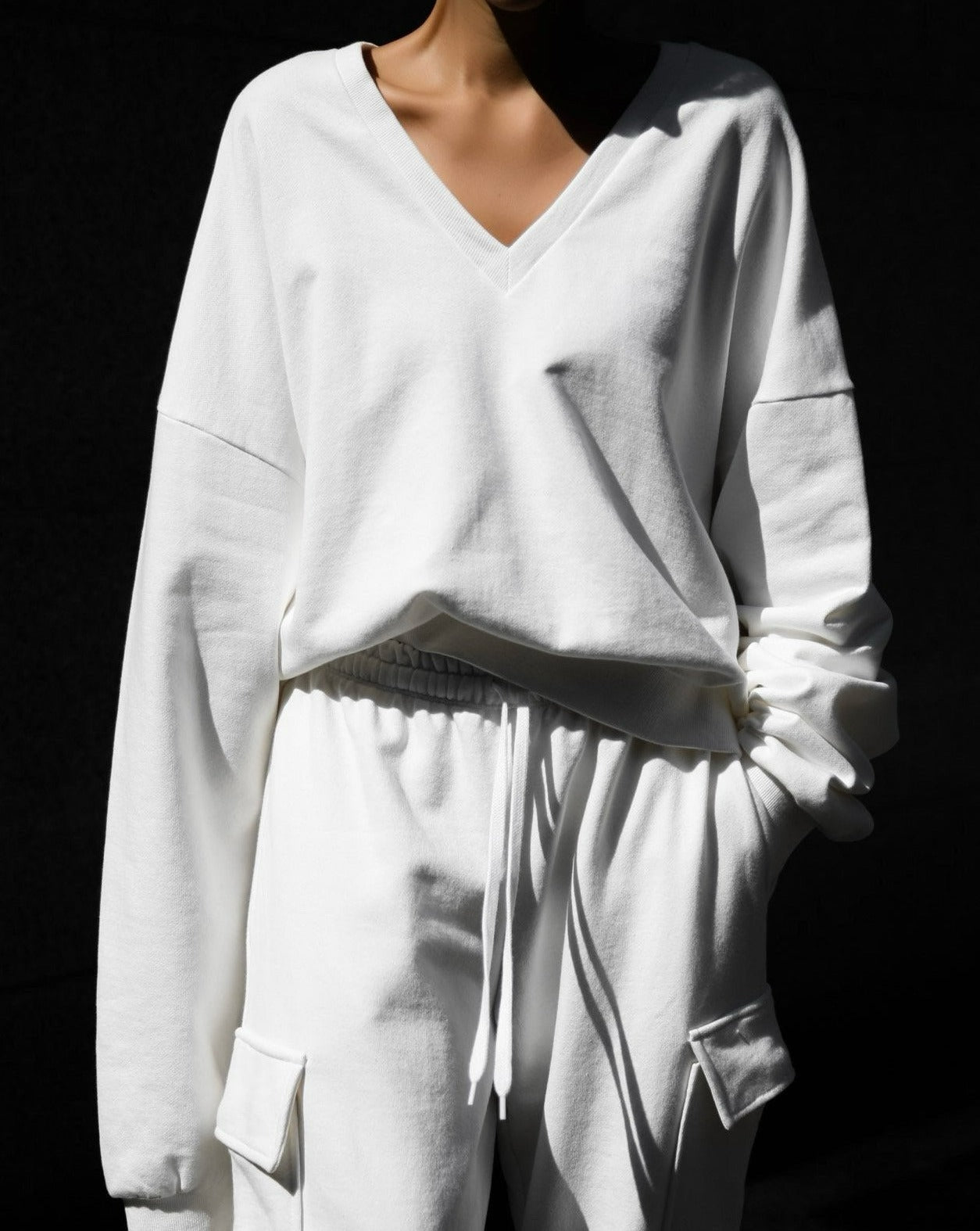 【PAPERMOON 페이퍼 문】SS / V - Neck Oversized Sweatshirt