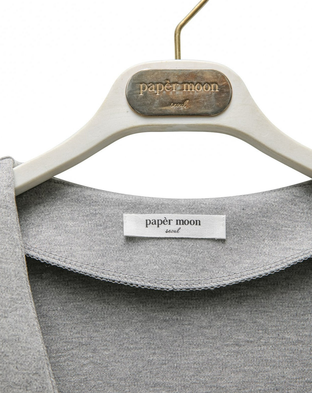 [PAPERMOON] SS / Maxi Shoulder Padded Deep V-Neck T-Shirt