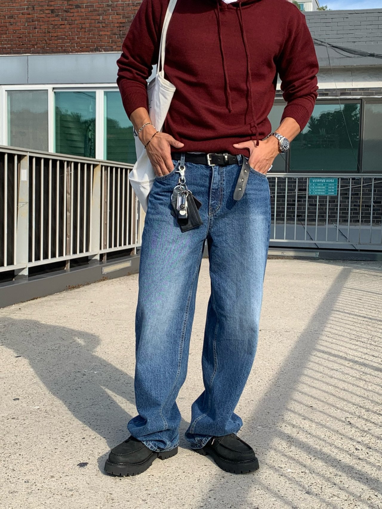 Mid-Blue Curved Denim Pants