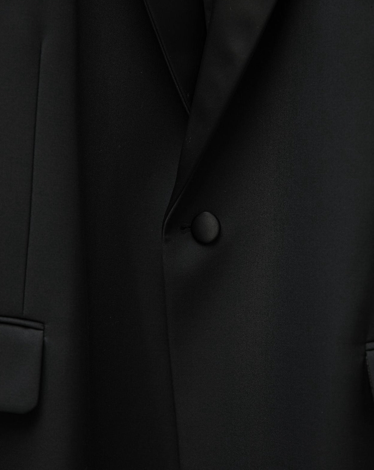 【PAPERMOON 페이퍼 문】SS / Oversized Silky Lapel Single Tuxedo Blazer