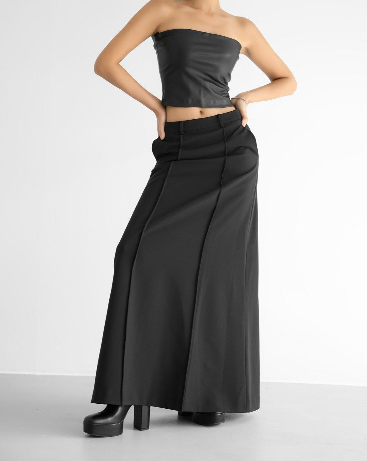 【즉납】【PAPERMOON 페이퍼 문】AW / Pin - Tuck Detail Maxi Flared Skirt