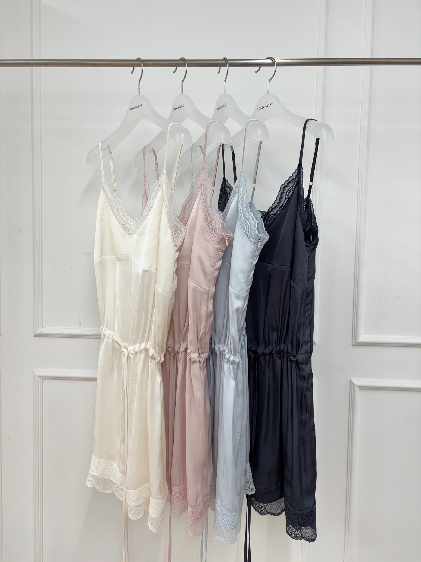 [A MA:DE 2026SS] Silhouette Blouse (2color)