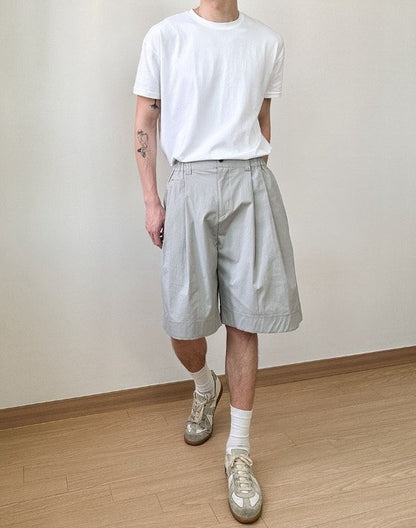 Creed Banding Two-Tuck Half Pants