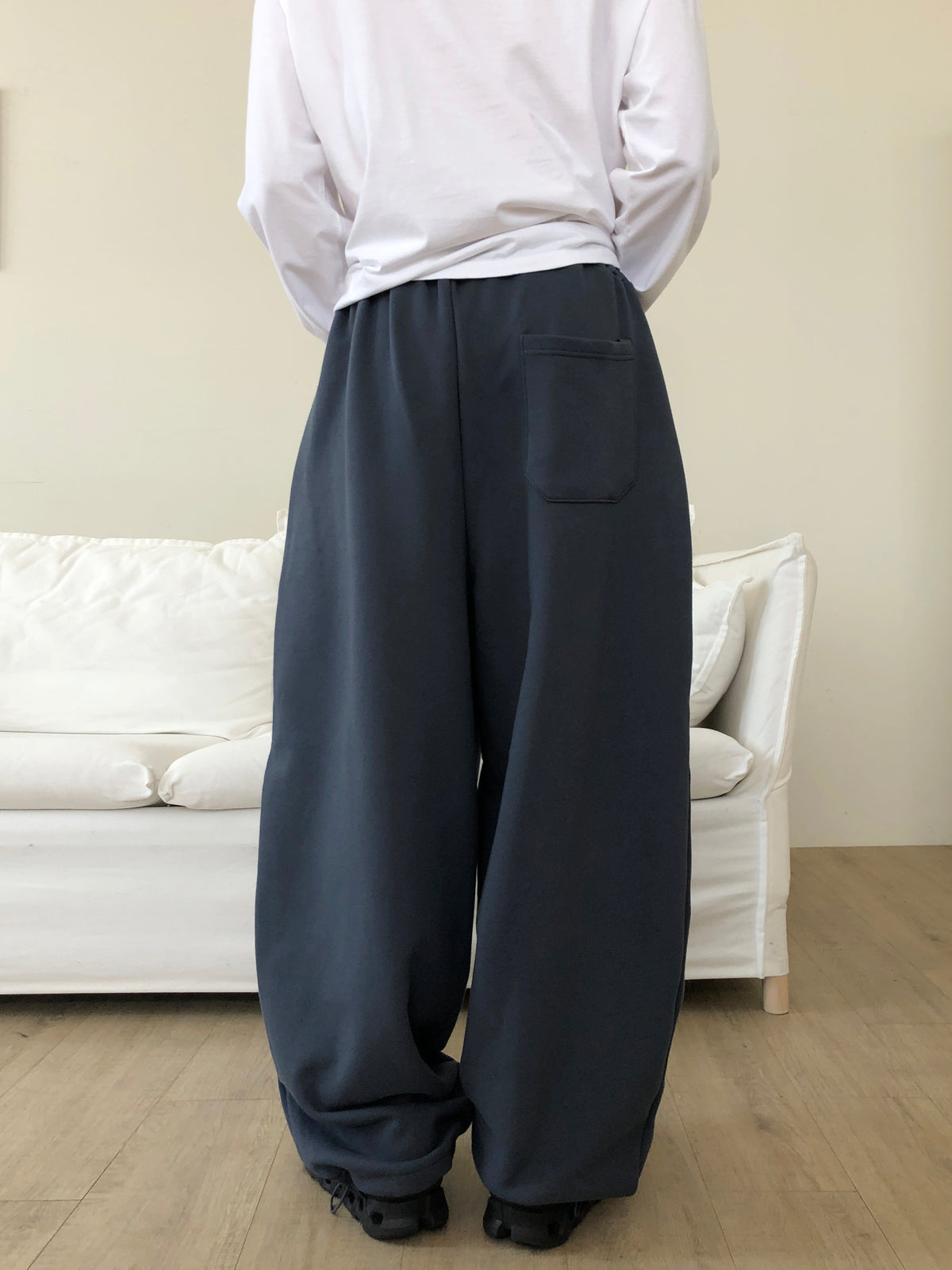 Chain Embroidery Pants - back pocket detail