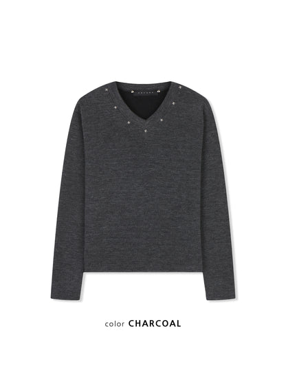 Star Stud V-Neck Ribbed Knit CHARCOAL フロントスタイル