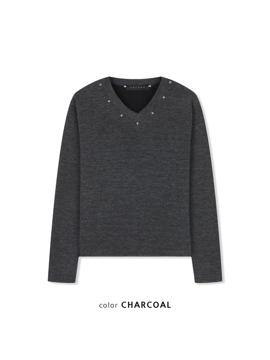 Star Stud V-Neck Ribbed Knit CHARCOAL フロントスタイル
