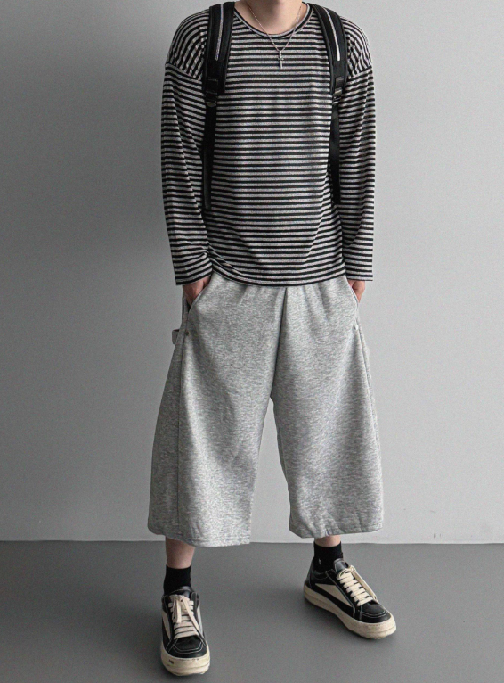 MAGNOLIA Melange Border Raglan Long Sleeve Top BLACK スタイリング背面