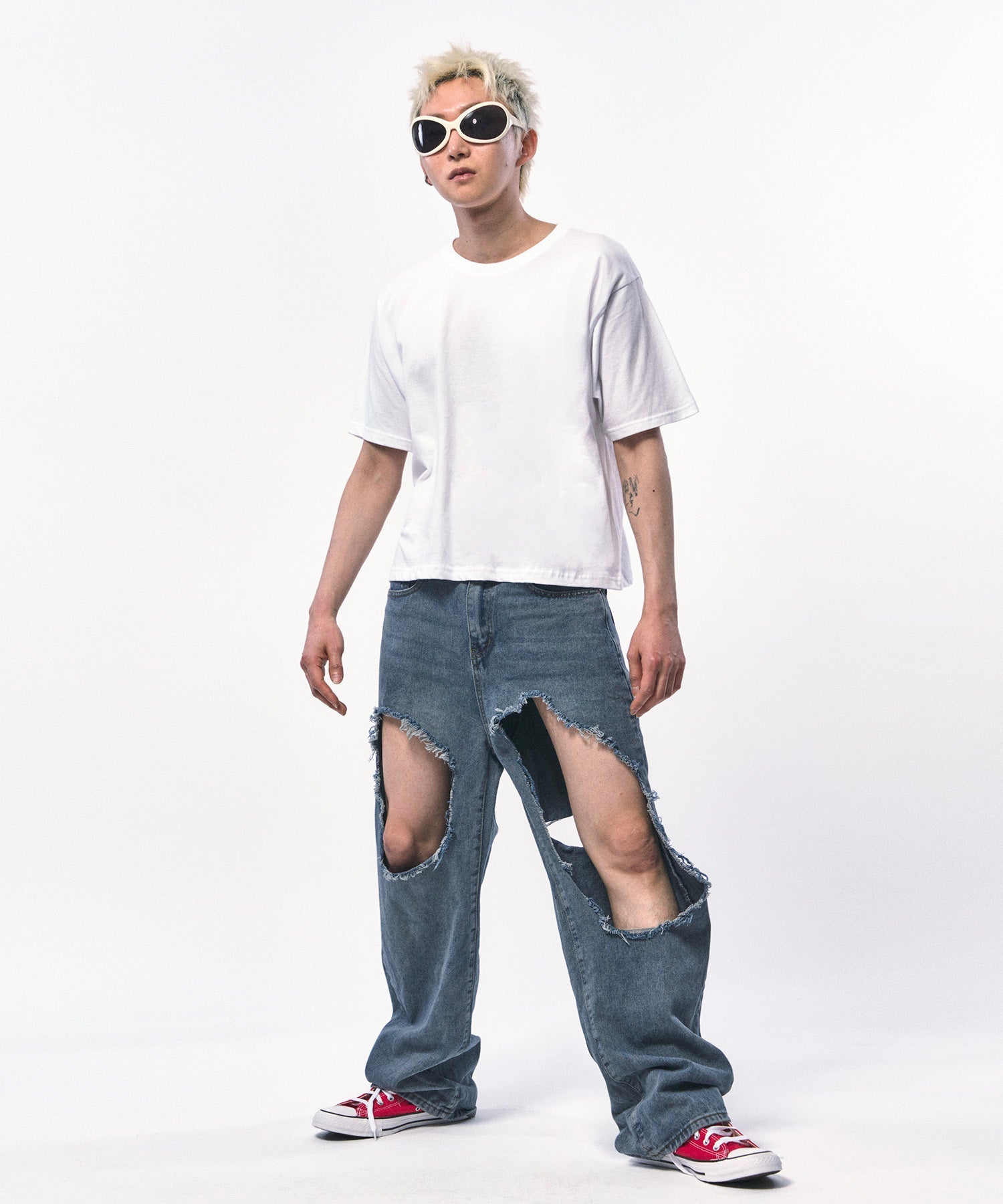 メンズ クロップドTシャツ ホワイト 着用モデル 全身コーデ