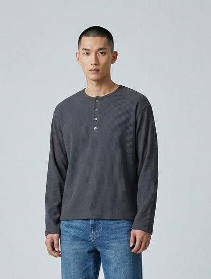 Ribbed Henley Neck Long Sleeve Top model CHARCOAL