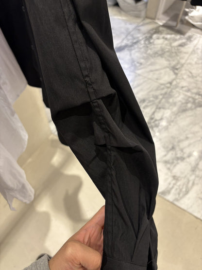 Tuck Loose Fit Shirt BLACK sleeve detail