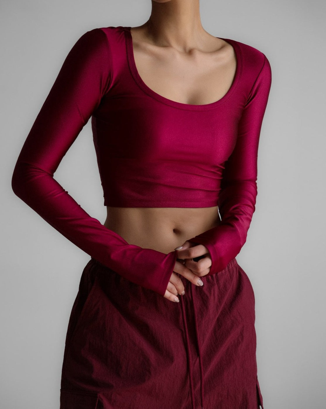 【PAPERMOON 페이퍼 문】SS / Shiny Long Sleeved U - Neck Cropped Top