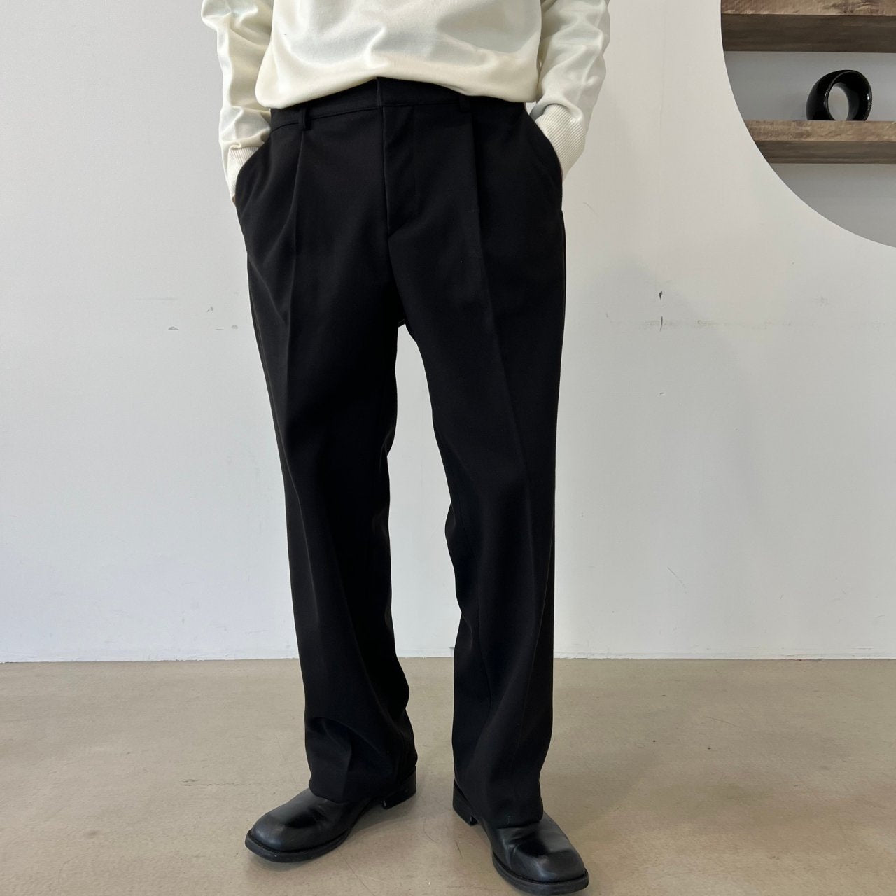 ロビンピンタックワイドスラックス ブラック 着用1