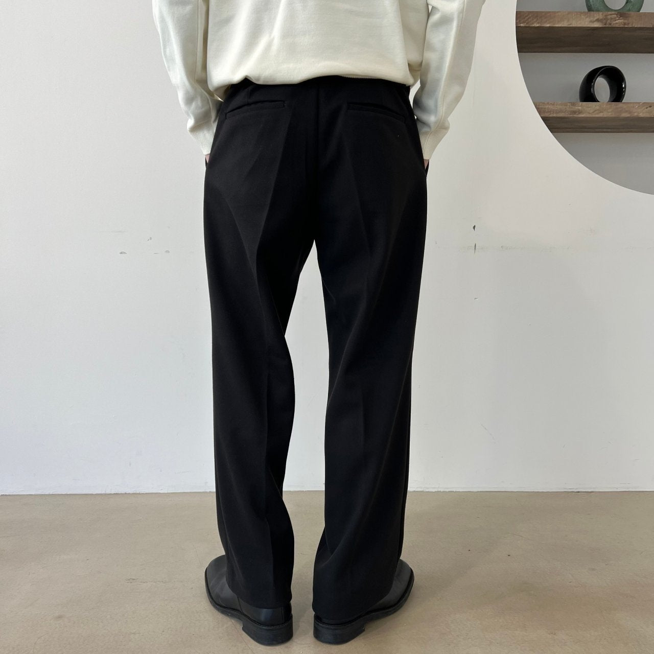 ロビンピンタックワイドスラックス ブラック 着用3
