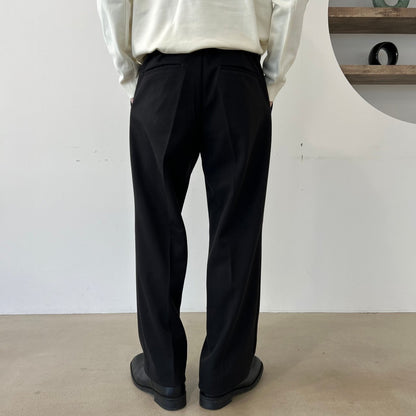 ロビンピンタックワイドスラックス ブラック 着用3