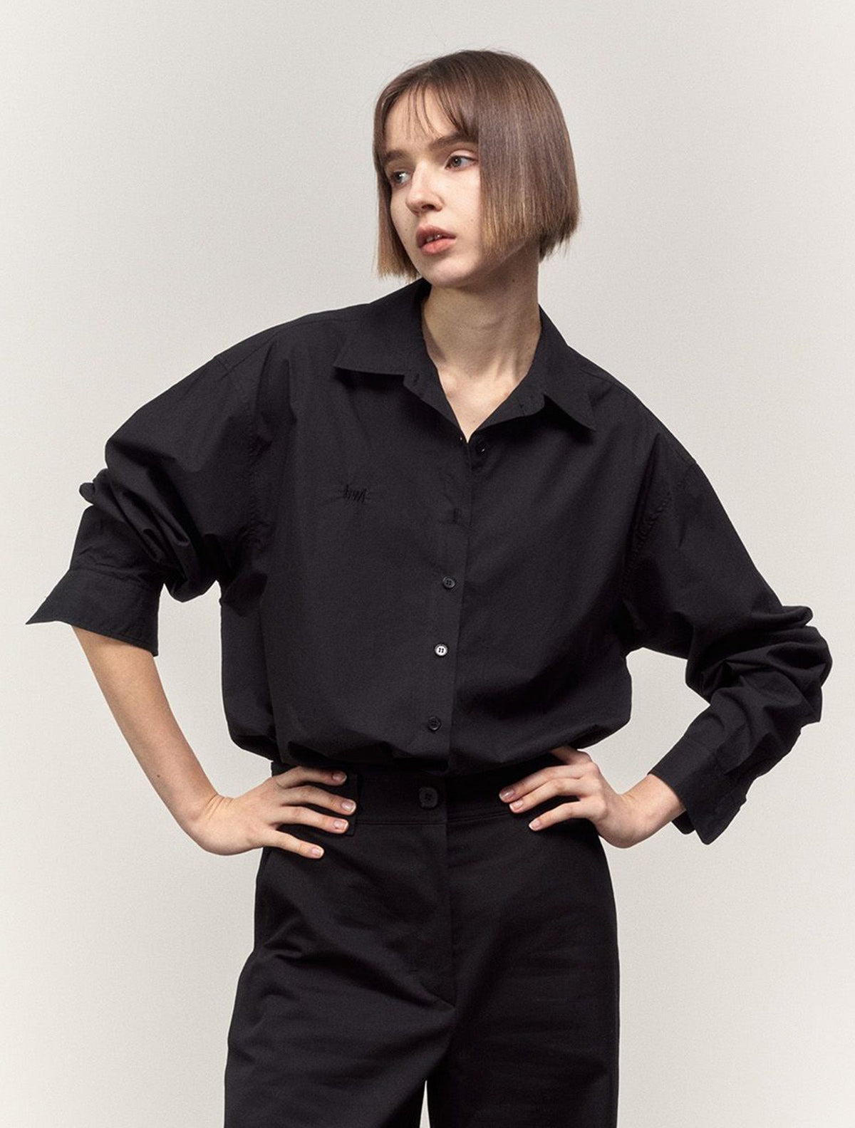 HWI LOGO SHIRT -BLACK
