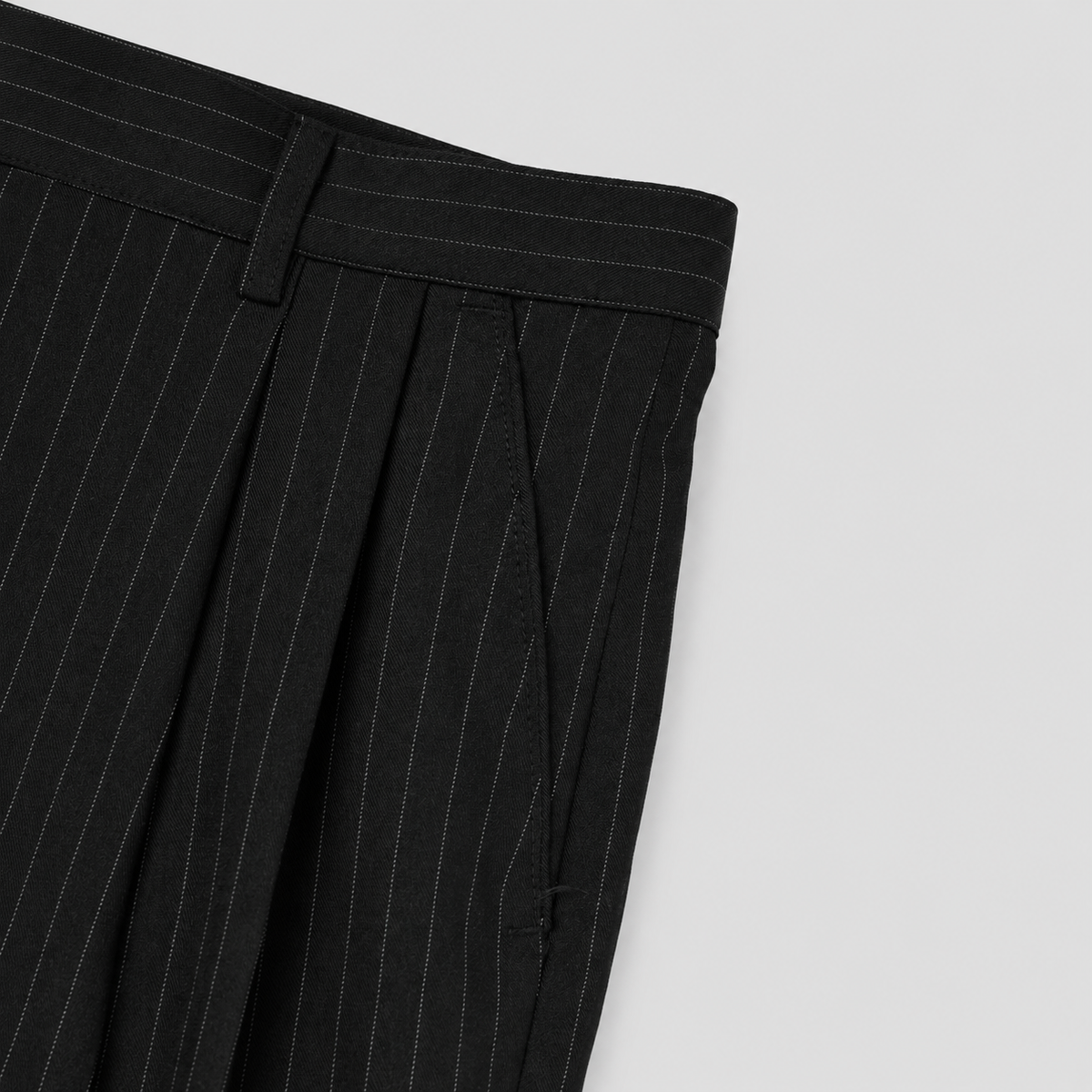 Pinstripe Wide Slacks サイドポケット ディテール
