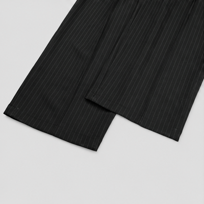 Pinstripe Wide Slacks 裾 ディテール