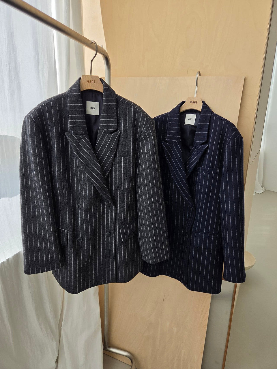 A MA:DE ピンコート チャコールとネイビー