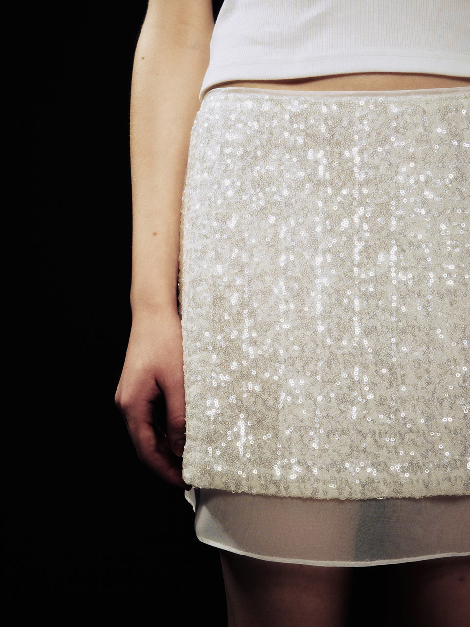 韓国ファッション 大人 ミニスカート コーデ