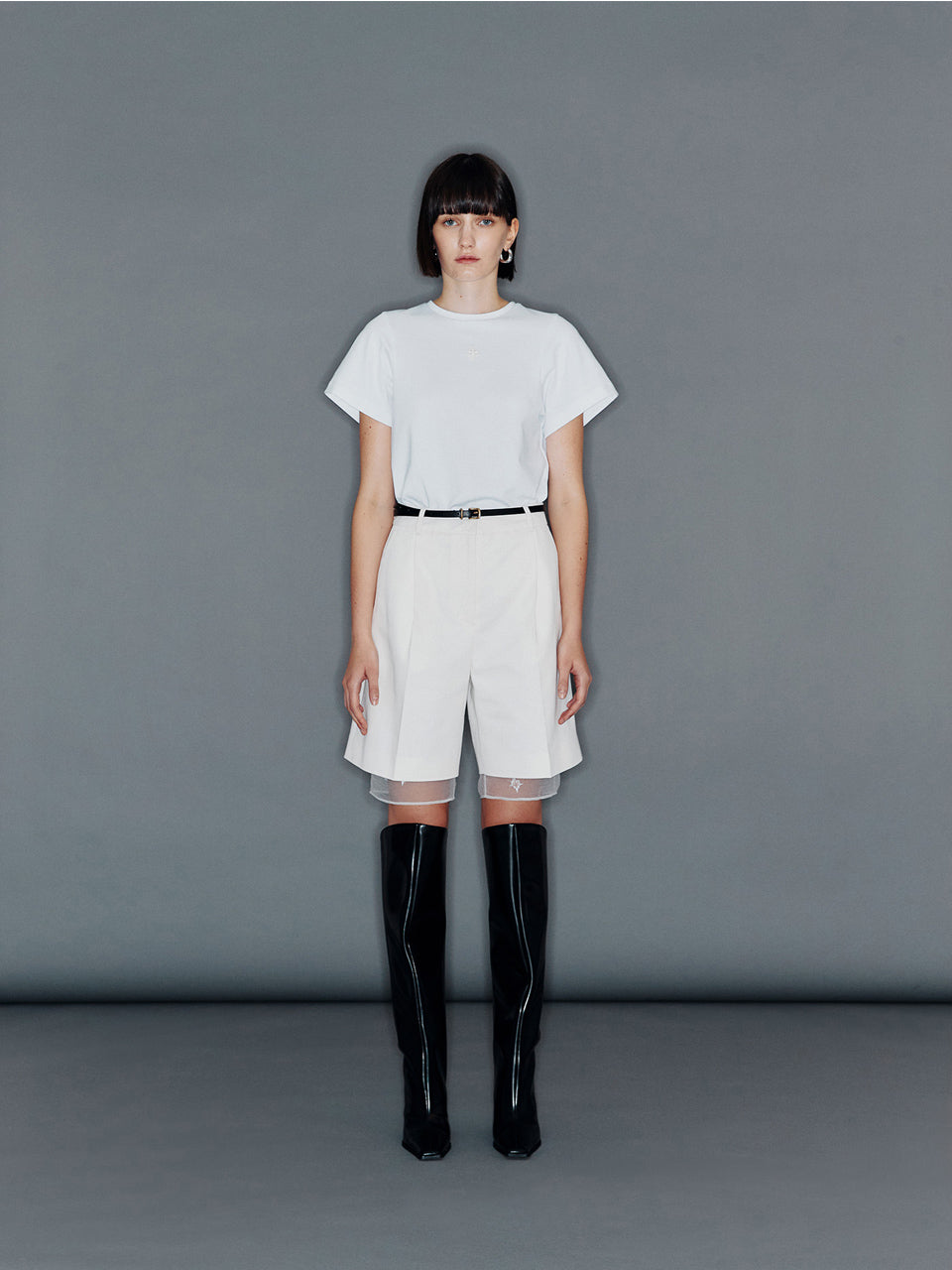 ARIK ホワイトショートパンツ 韓国 レディース モードコーデ