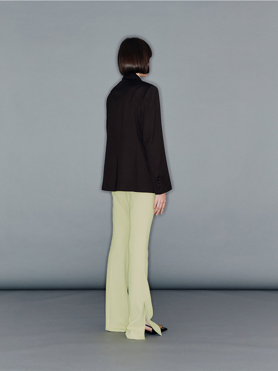 レディース 韓国ファッション コーデ ブーツカットパンツ アボカド