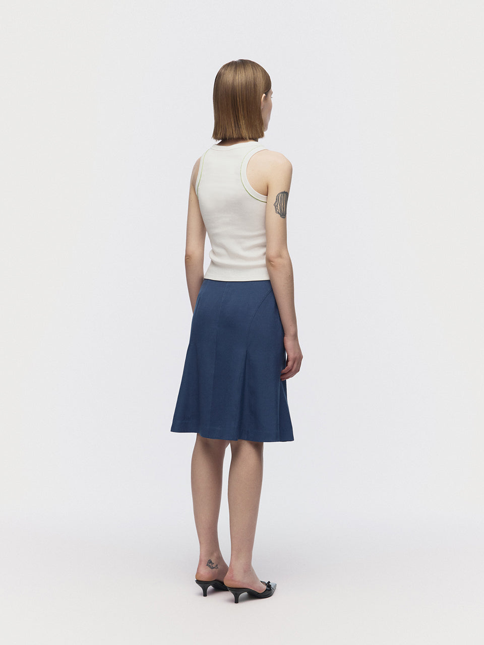 韓国ファッション ARIK コーデ フレアミディスカート