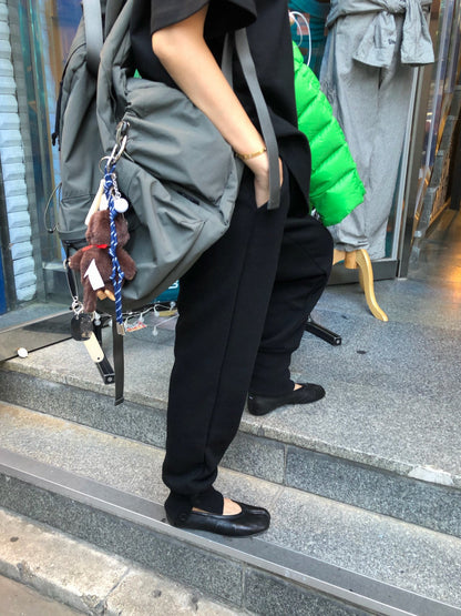 ブラック ニットジョガーパンツ 着用