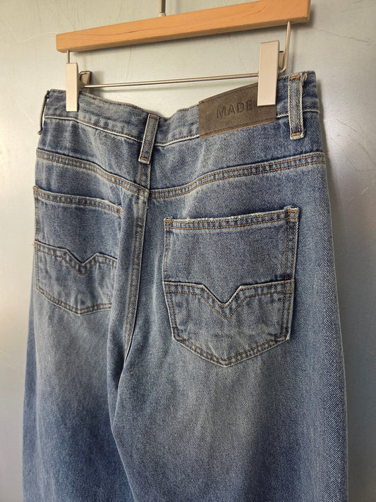 デニムパンツ バックポケットのディテール