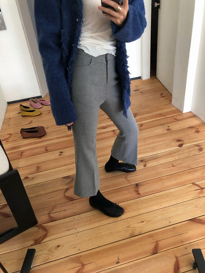 韓国 フレアパンツ レディース グレーの着用