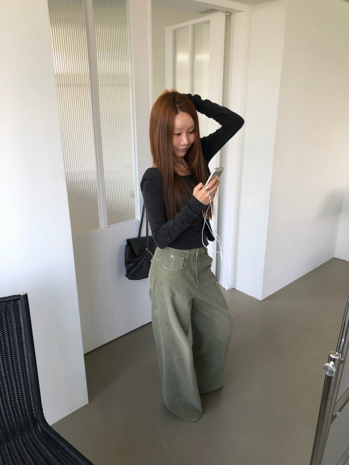 韓国 ニット レディース チャコールとカーキのワイドパンツ