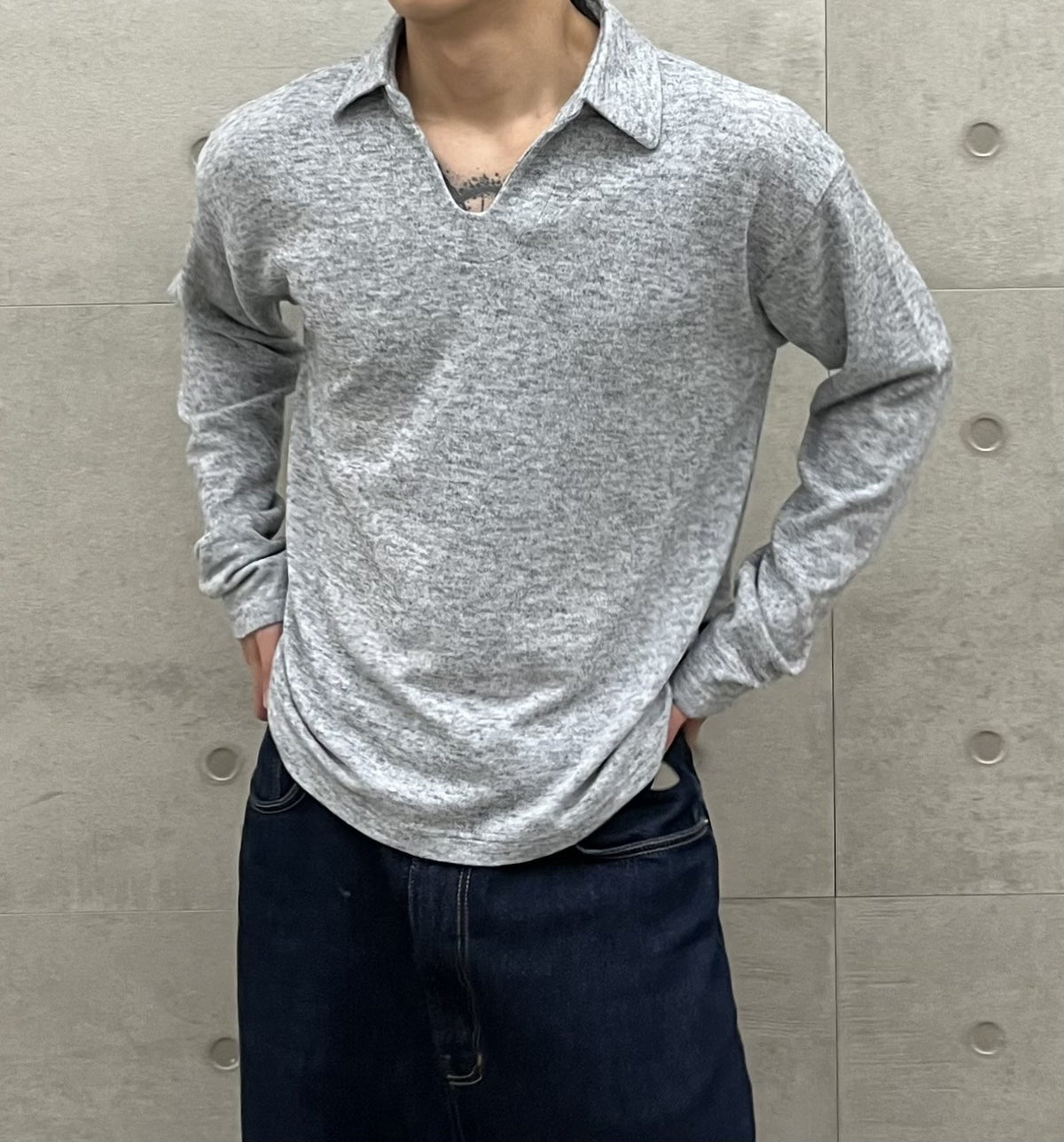 Mello V-Neck Collar Long Sleeve