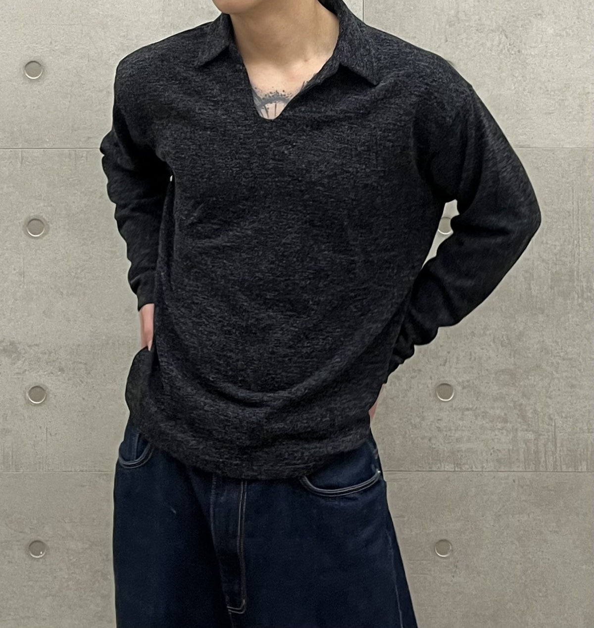 Mello V-Neck Collar Long Sleeve