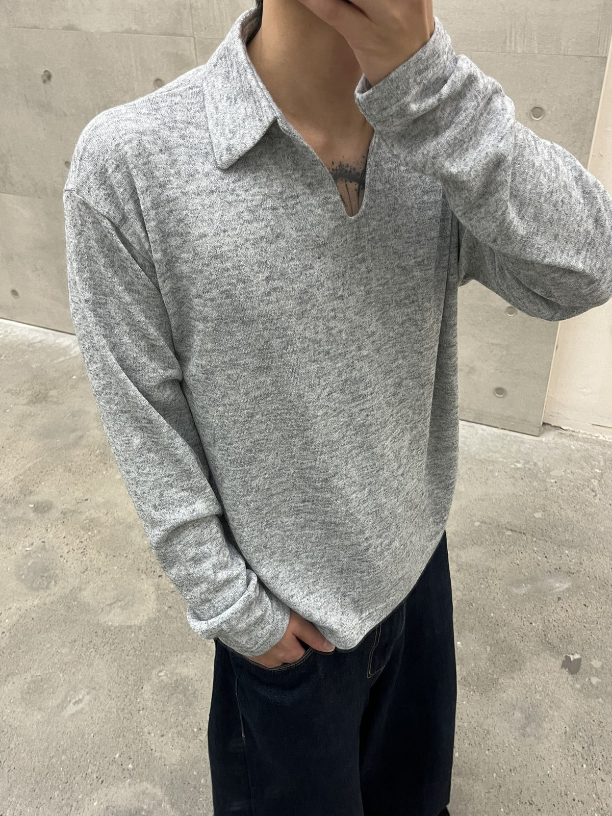 Mello V-Neck Collar Long Sleeve