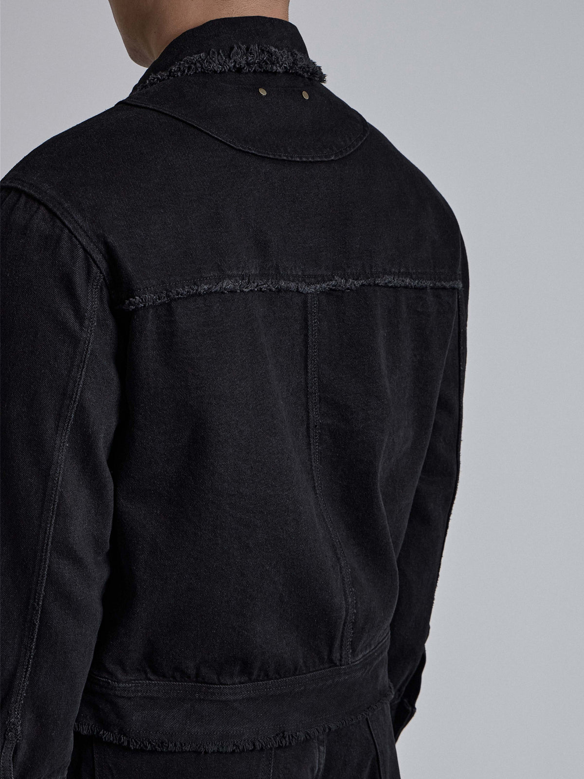 MAGNOLIA Raw Edge Black Denim Trucker Jacket 韓国メンズファッション 04