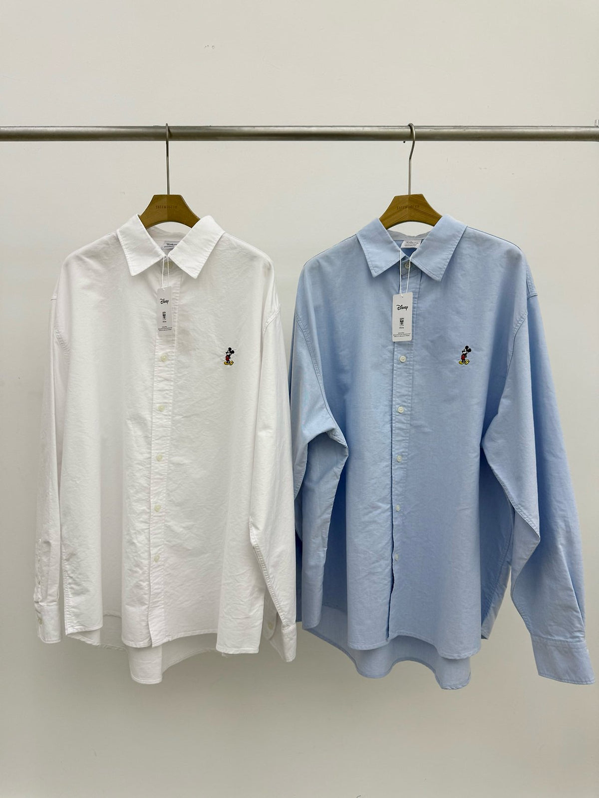 MAGNOLIA Oxford Embroidered Shirt(WHITE,SKY BLUE) 商品画像1/9