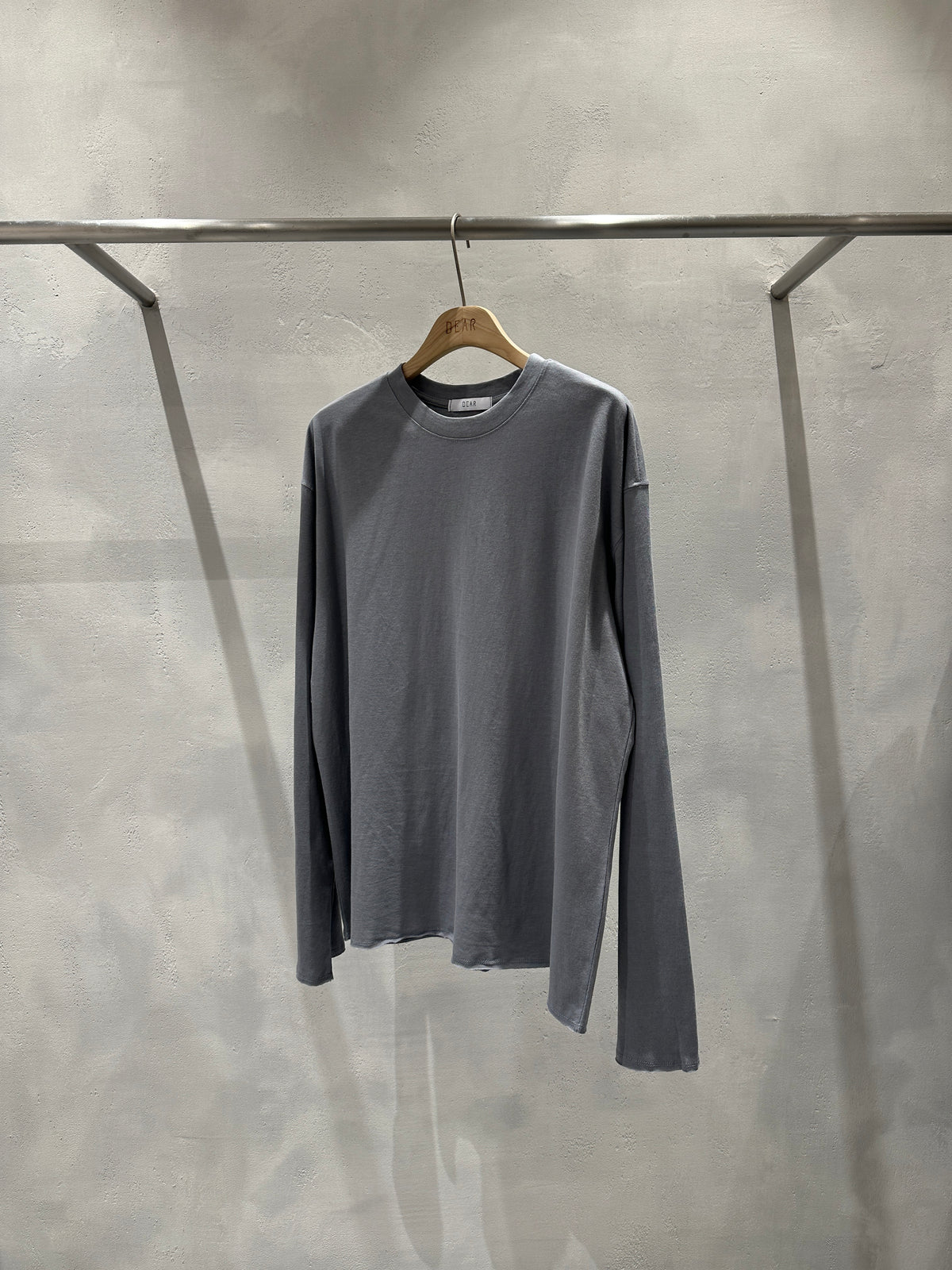MAGNOLIA Pigment Drop-Shoulder Long Sleeve Tee(WHITE,BROWN,LIGHT GRAY,NAVY,CHARCOAL,BLACK) 商品画像14/20