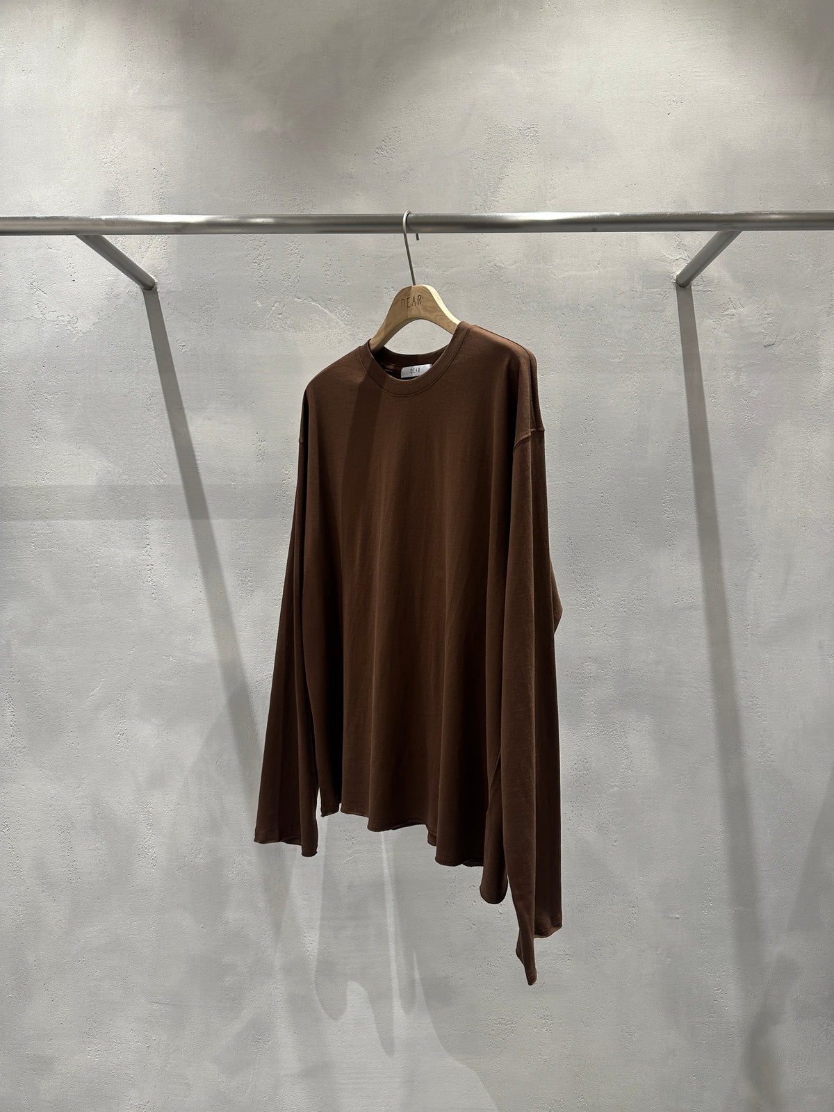 MAGNOLIA Pigment Drop-Shoulder Long Sleeve Tee(WHITE,BROWN,LIGHT GRAY,NAVY,CHARCOAL,BLACK) 商品画像16/20