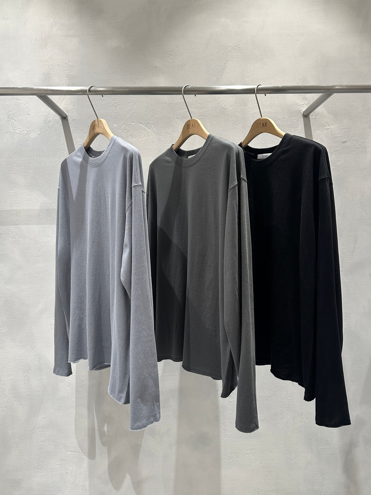 MAGNOLIA Pigment Drop-Shoulder Long Sleeve Tee(WHITE,BROWN,LIGHT GRAY,NAVY,CHARCOAL,BLACK) 商品画像19/20
