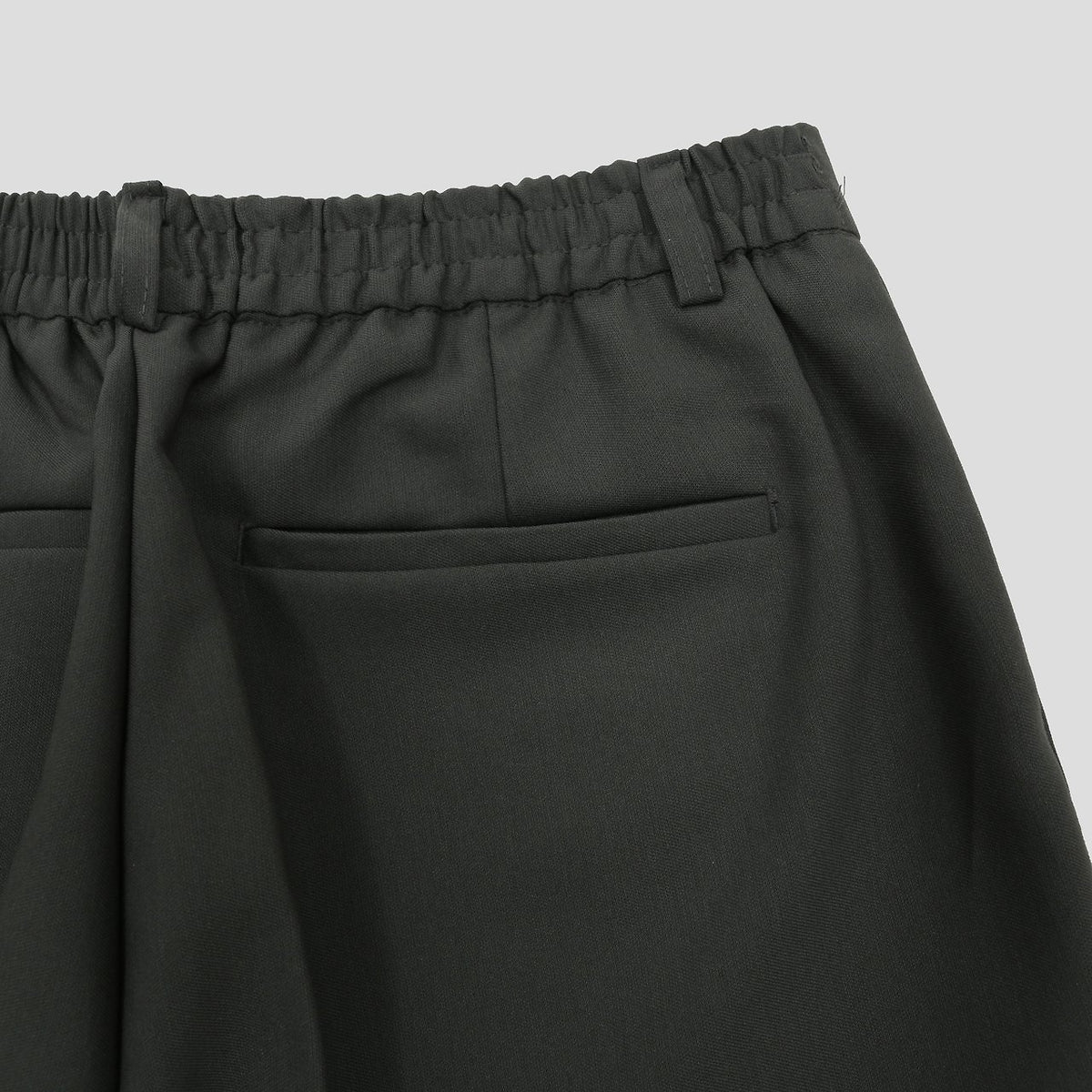 MAGNOLIA Wide Tuck Slacks(BLACK,MOCHA,GRAYISH BLUE) 商品画像14/14