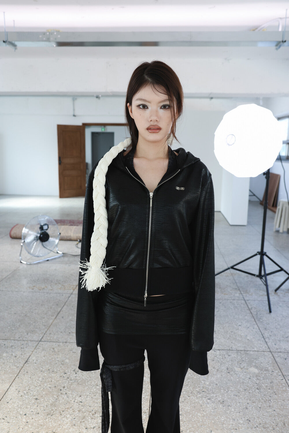MIAE 2way レザー ロゴ ジップアップ ブラック｜きれいめ コーデ 韓国ファッション レディース