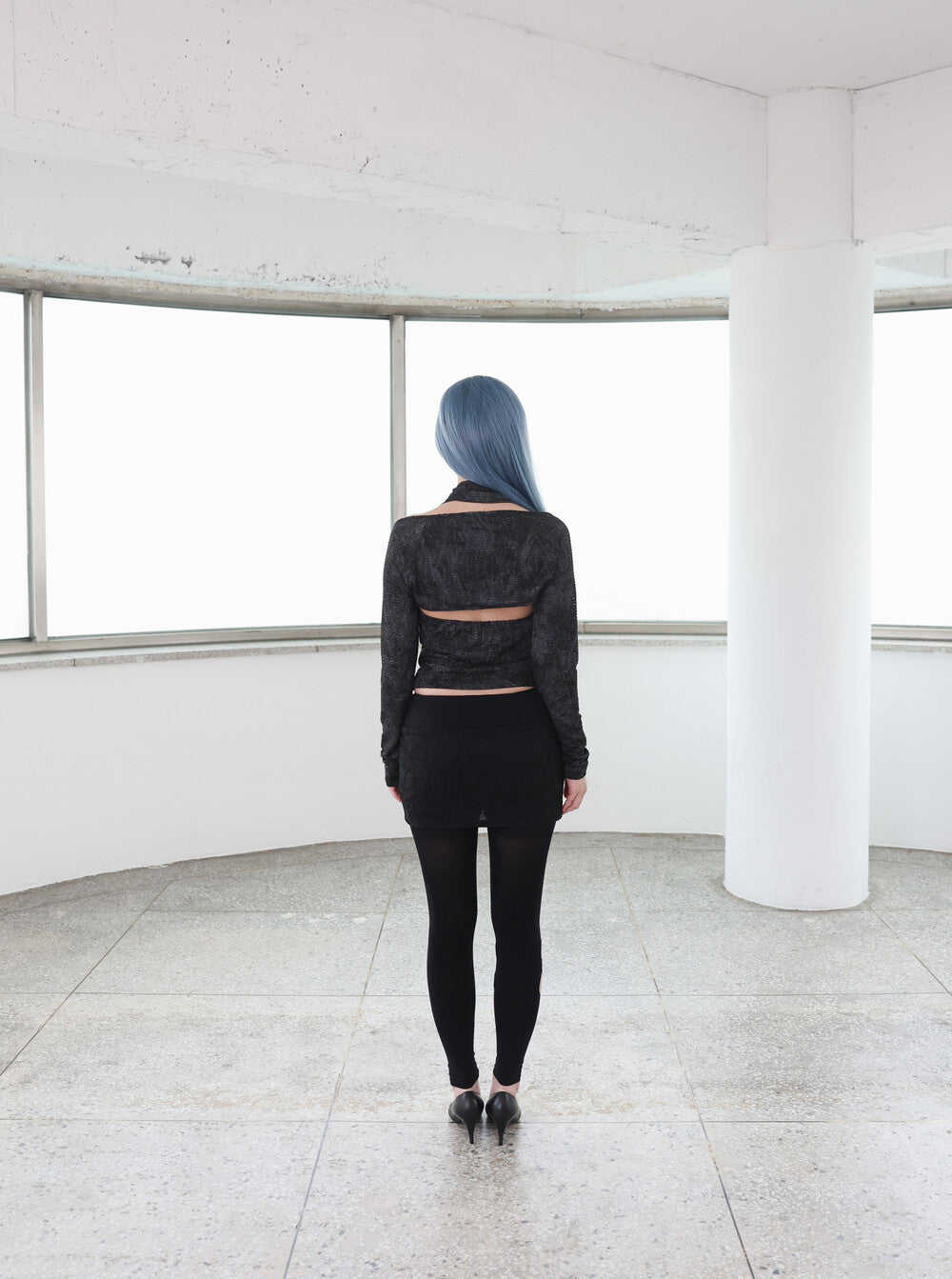 MIAE ディストレスド トップ ダークグレー バック｜韓国ファッション レディース