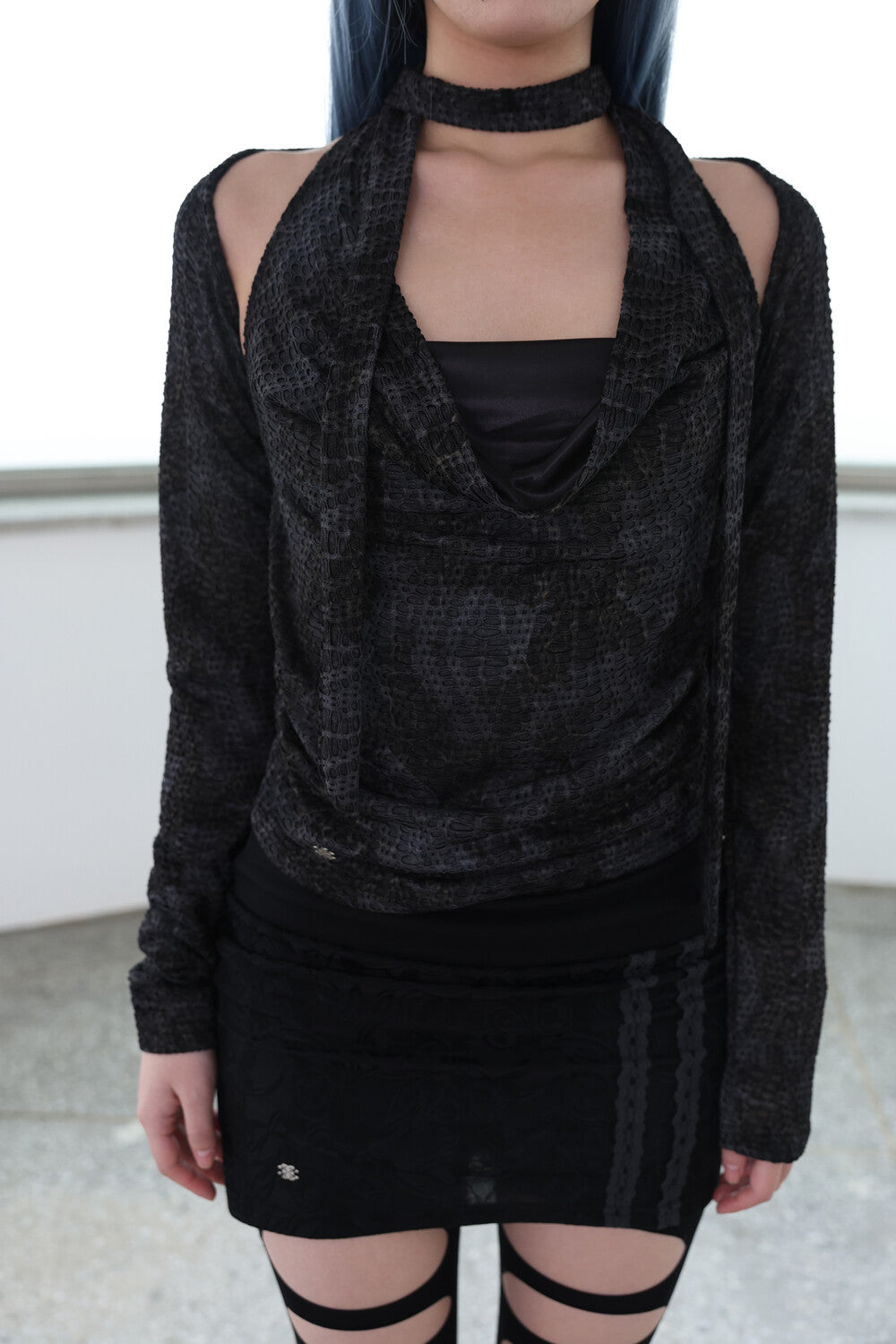 MIAE ハルタートップ ボレロ ダークグレー テクスチャー詳細｜韓国ブランド レディース