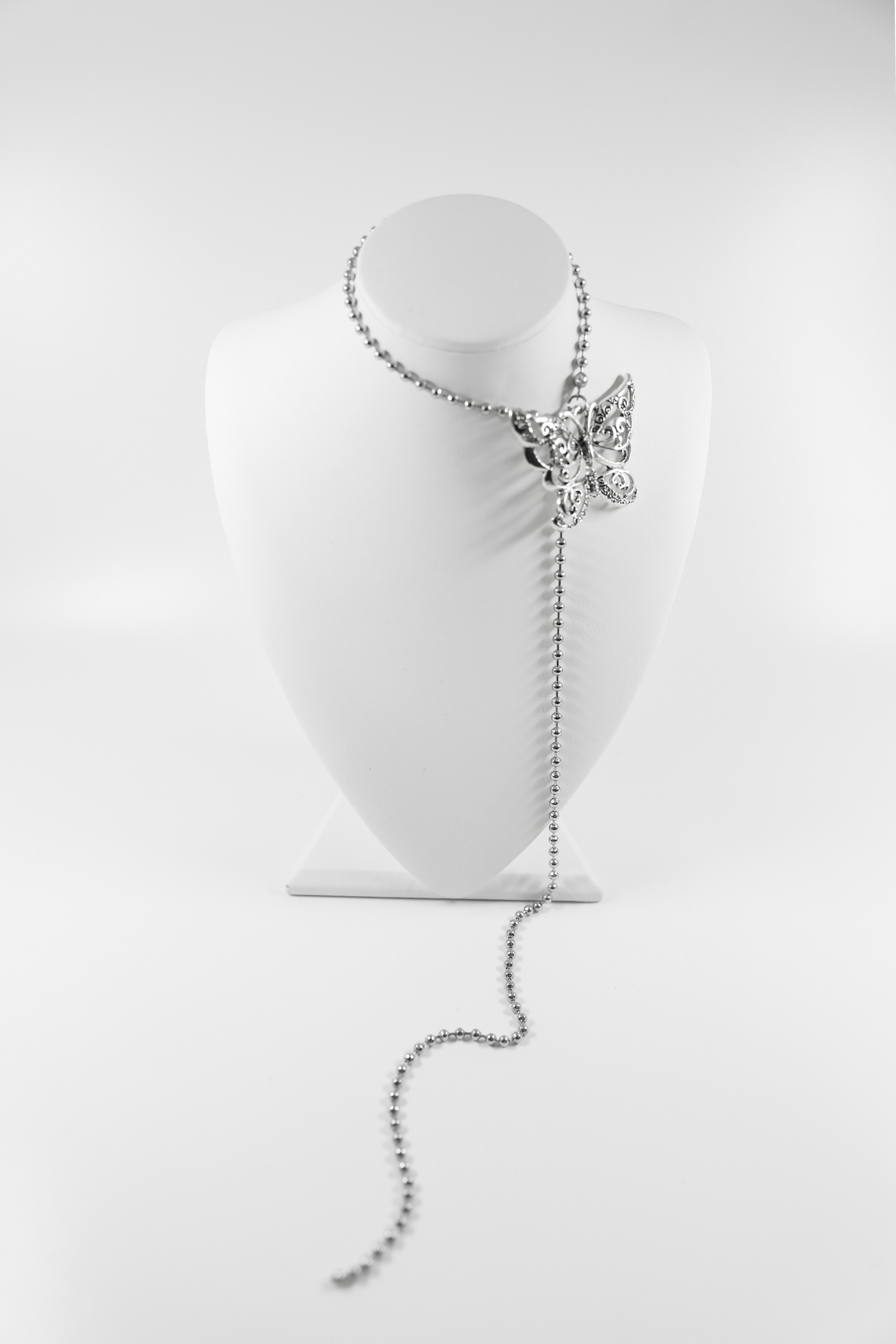 MIAE 蝶々 ペンダント ロングネックレス 真鍮｜きれいめ 韓国ファッション レディース