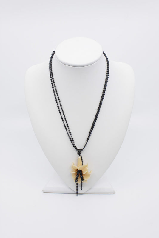 MIAE ネックレス イエロー 着用｜韓国ミニマルファッション アクセサリー レディース