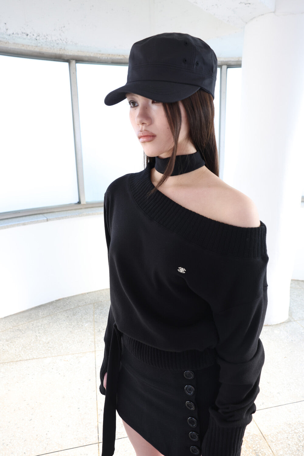 MIAE ロゴ オフショルダー スウェット ブラック ロゴ詳細｜韓国ブランド レディース