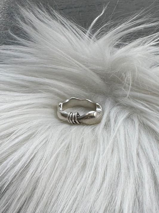 【pinekim パインキム】Curved Ring with layered chain