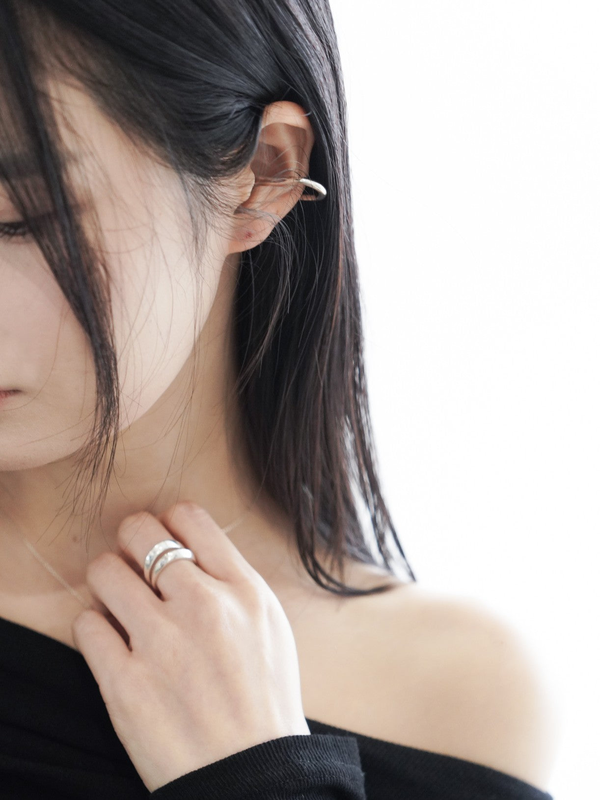 韓国ブランド イヤーカフ pinekim Hook Ear Cuff
